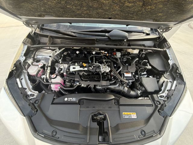 Certified 2025 Toyota Prius LE FWD image 32