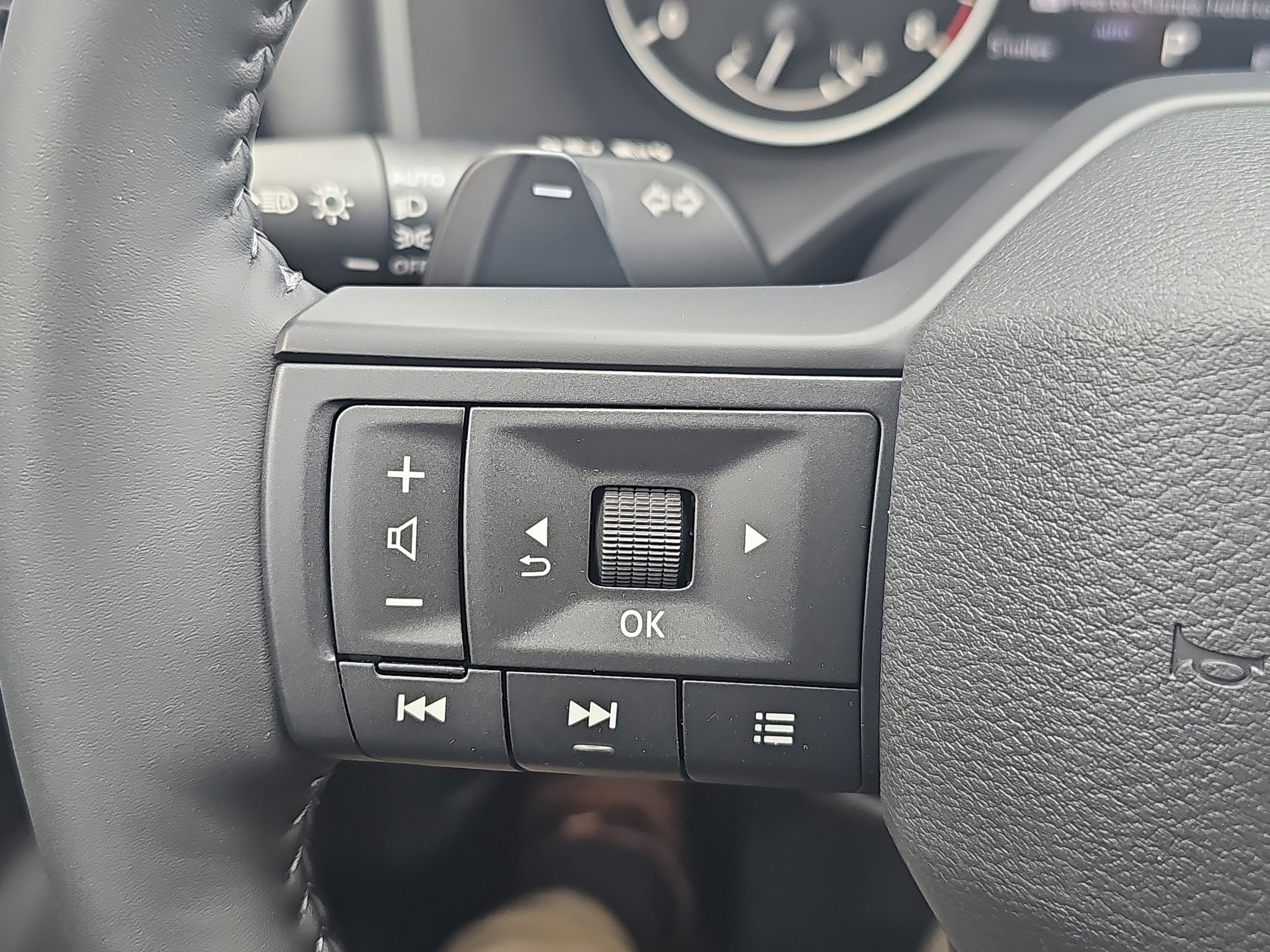 New 2026 Nissan Rogue SV image 11