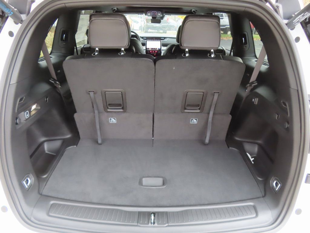 New 2025 Jeep Grand Cherokee L Limited w/ Trailer Tow Package image 18