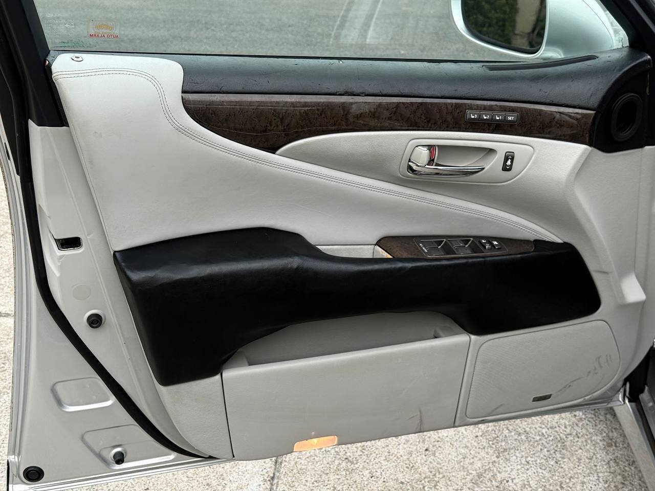 Used 2010 Lexus LS 460 AWD w/ Luxury Value Edition image 10
