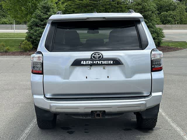 Used 2017 Toyota 4Runner TRD Off-Road Premium AWD/4WD image 4