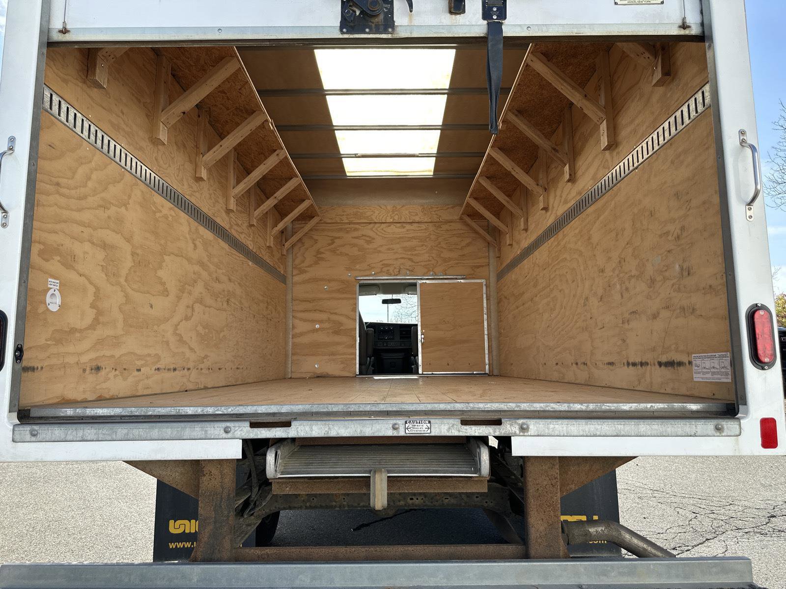 Used 2022 GMC Savana 3500 w/ Power Convenience Package image 10