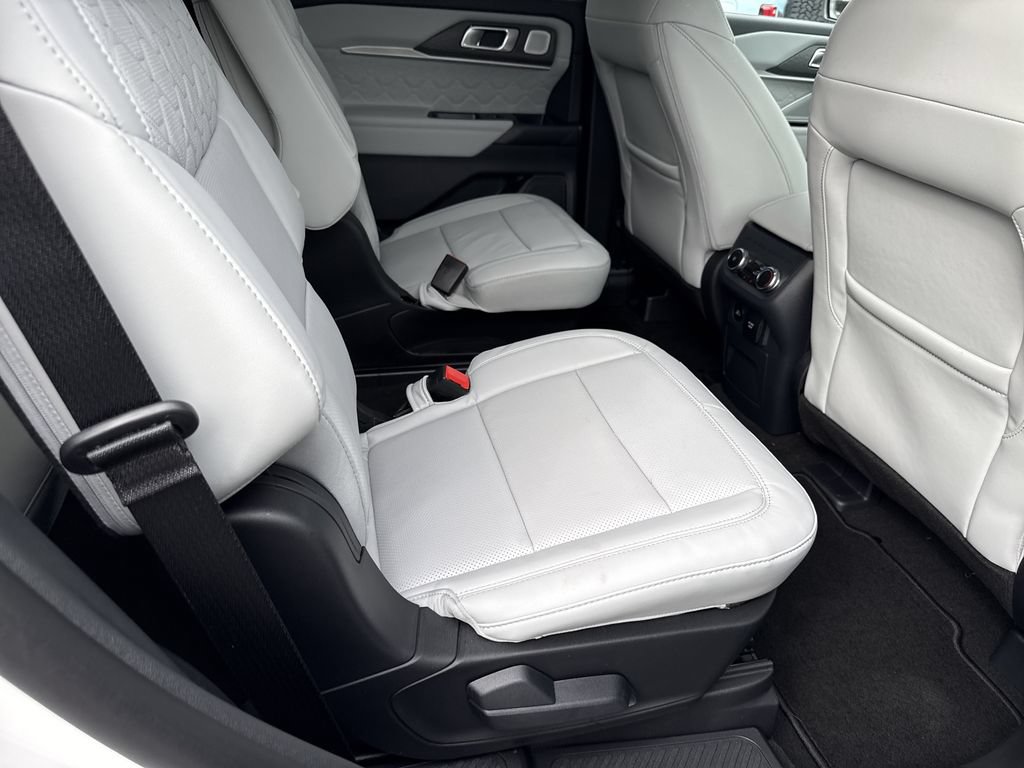 New 2026 Ford Explorer Platinum w/ LUX Leather Package AWD/4WD image 15