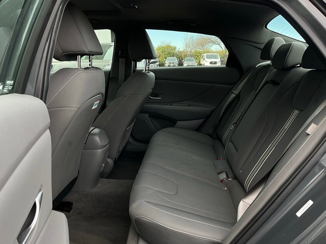 Used 2025 Hyundai Elantra SEL image 11