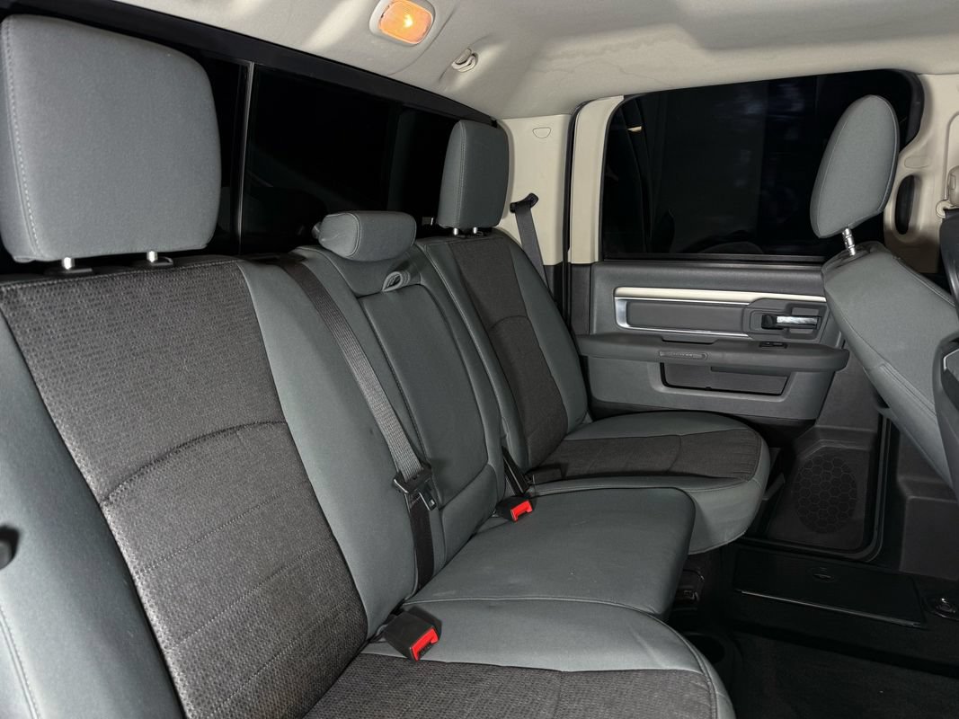 Used 2014 RAM 1500 Classic SLT w/ Luxury Group AWD/4WD image 21