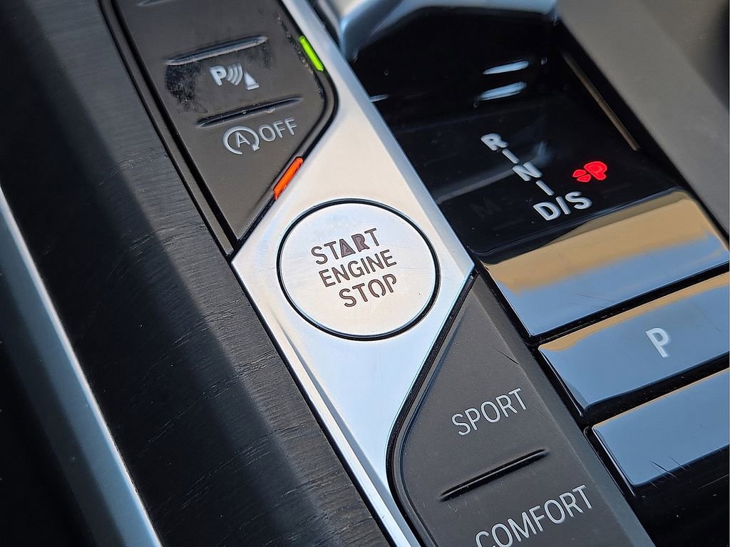 Used 2024 BMW 330i Sedan w/ Convenience Package image 31