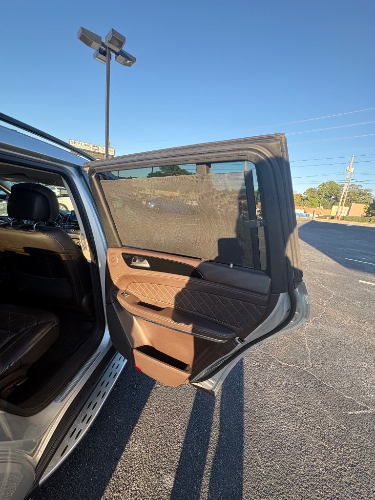 Used 2017 Mercedes-Benz GLS 550 4MATIC image 33