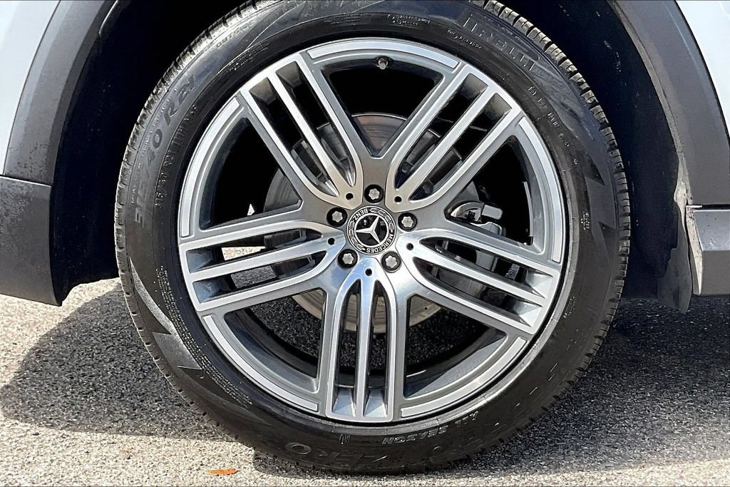 Used 2025 Mercedes-Benz GLS 450 4MATIC image 37