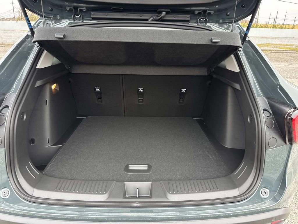 New 2026 Chevrolet Trax LT w/ Sunroof Package image 8