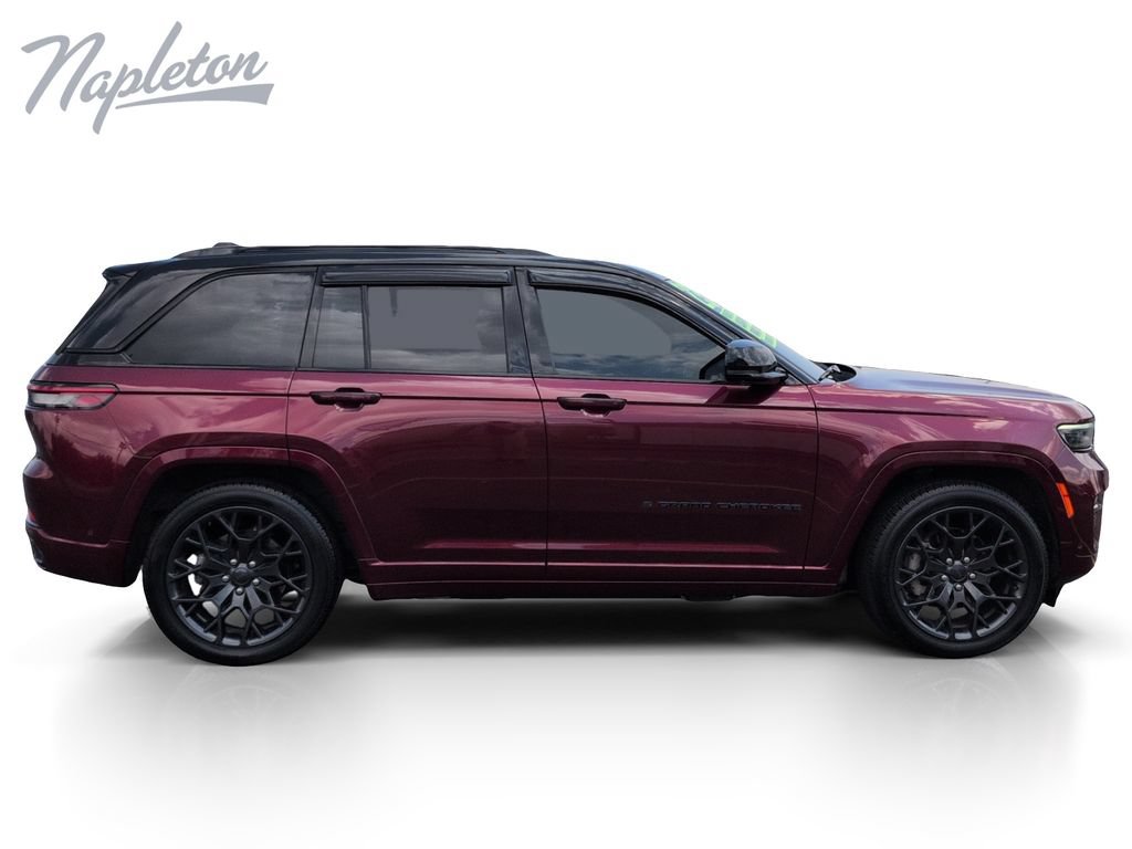Used 2023 Jeep Grand Cherokee Summit w/ High Altitude Package AWD/4WD image 7