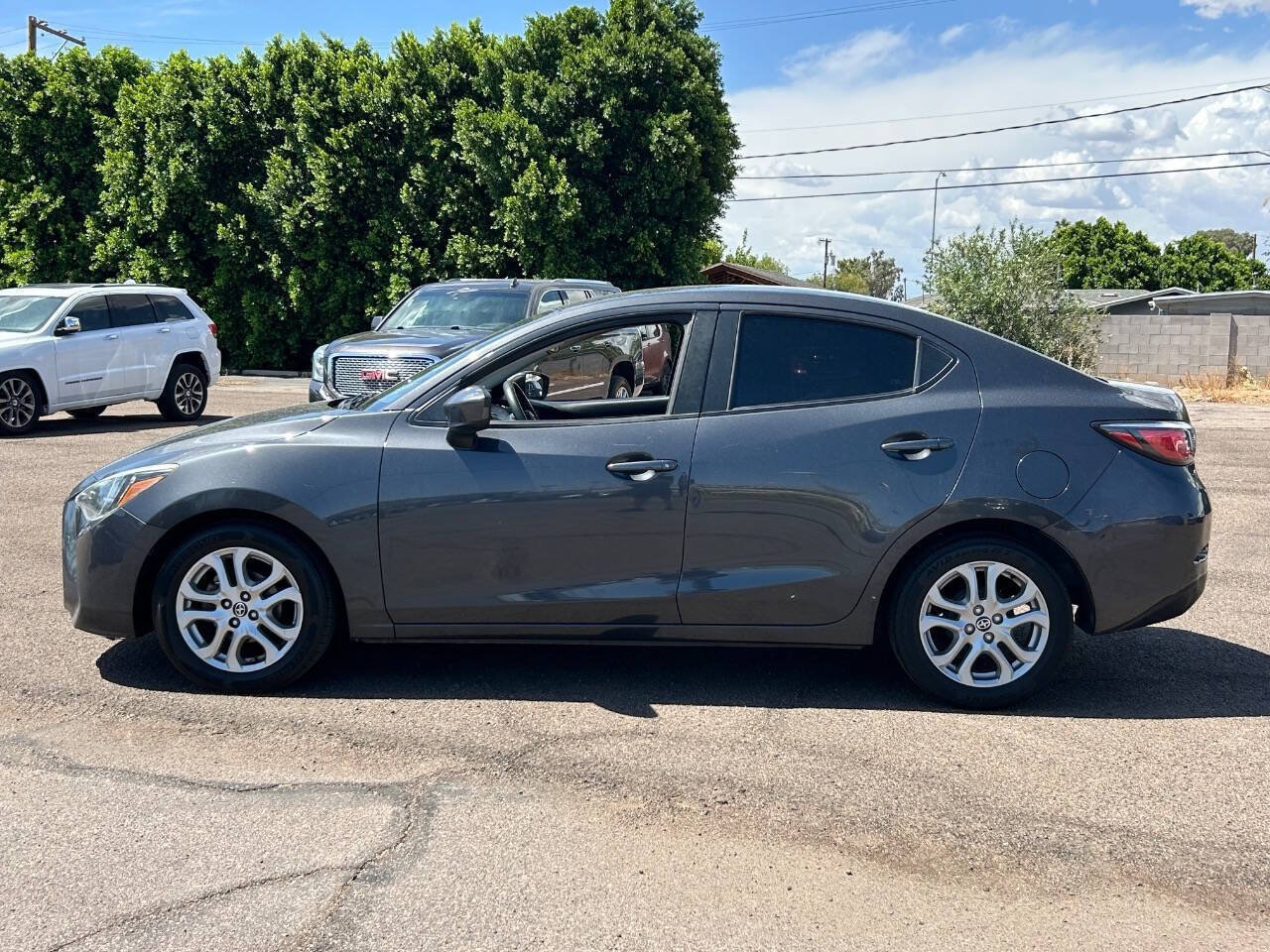 Used 2016 Scion iA FWD image 6