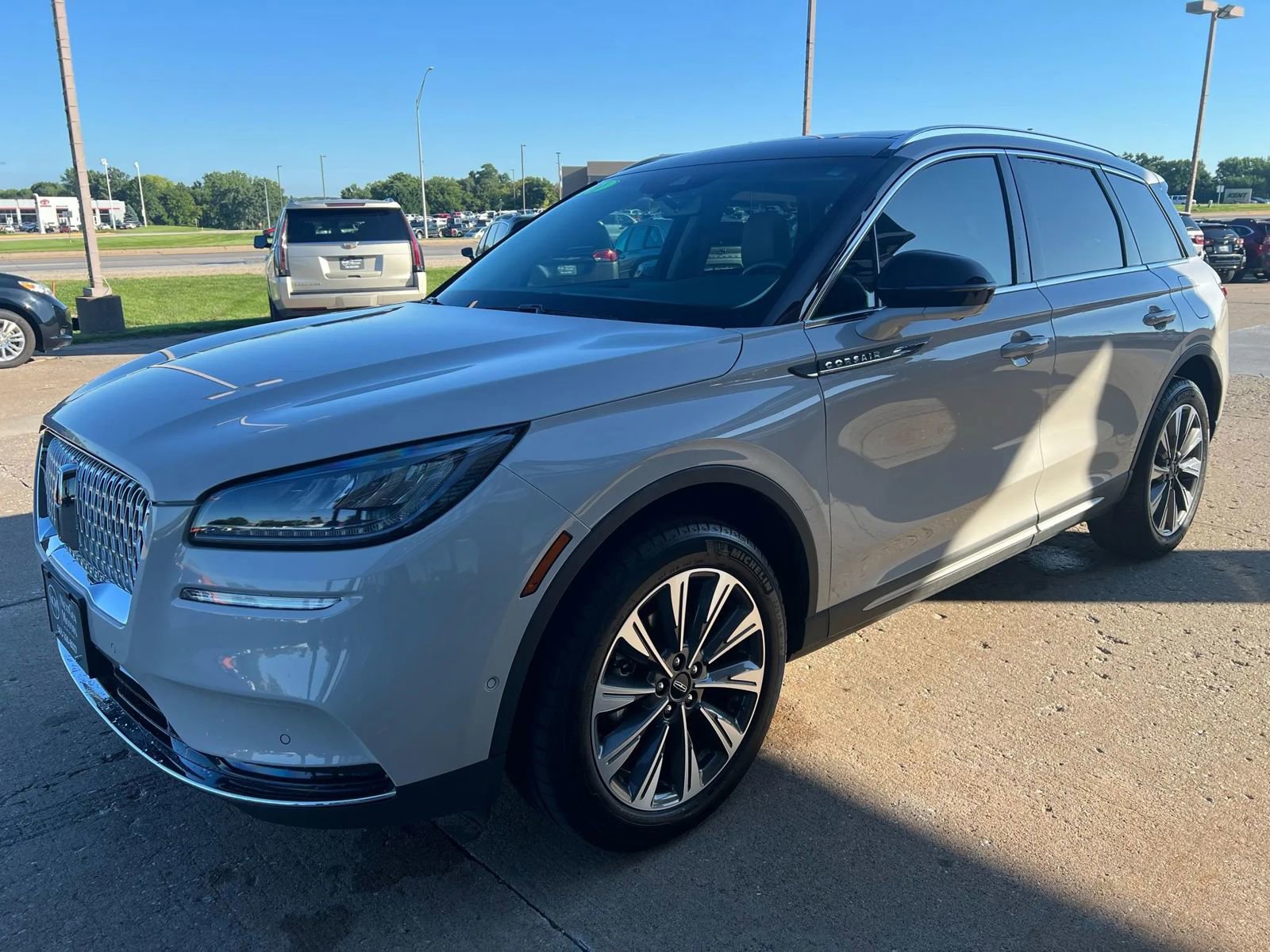 Used 2021 Lincoln Corsair Reserve w/ Equipment Group 201A image 4