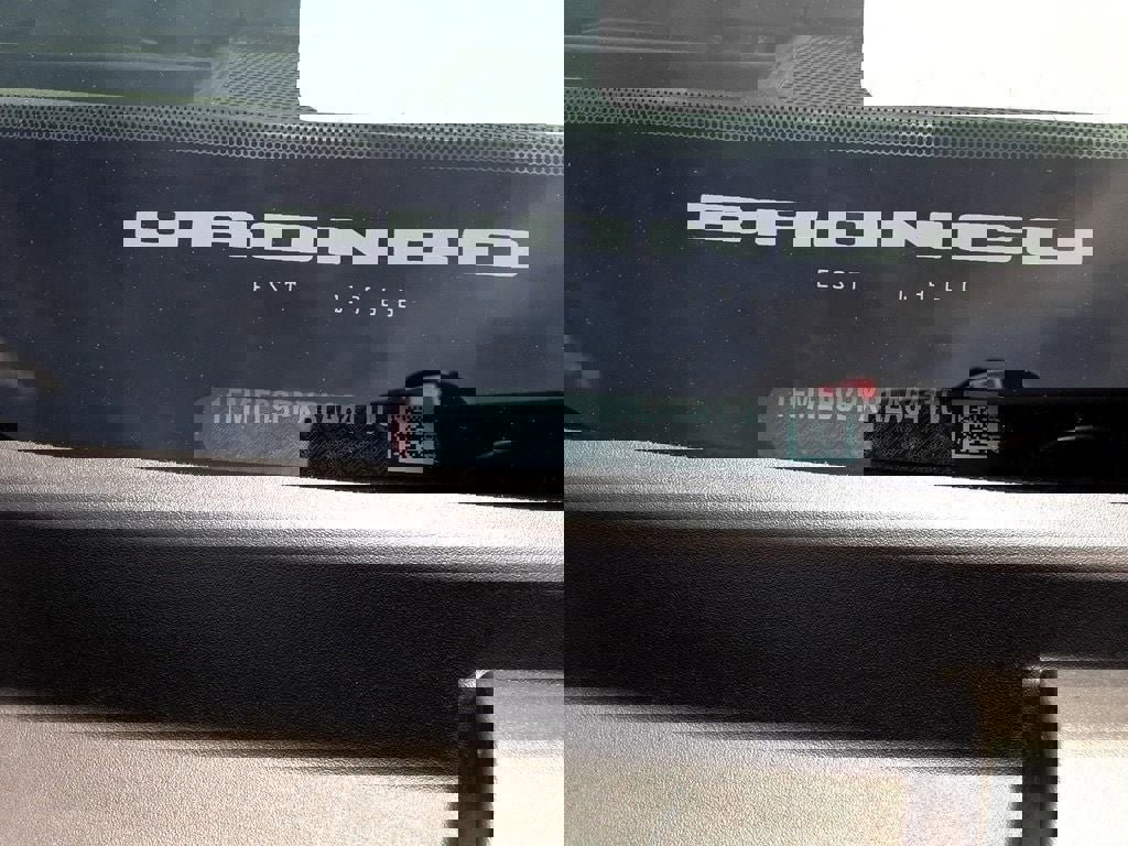 Used 2024 Ford Bronco Badlands image 12