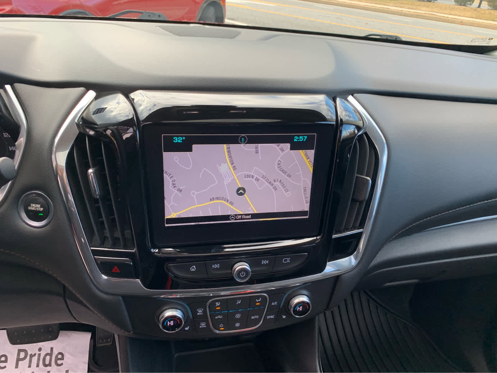 Used 2019 Chevrolet Traverse LT w/ LT Premium Package image 17