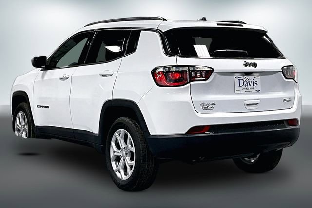 Used 2024 Jeep Compass Latitude image 5