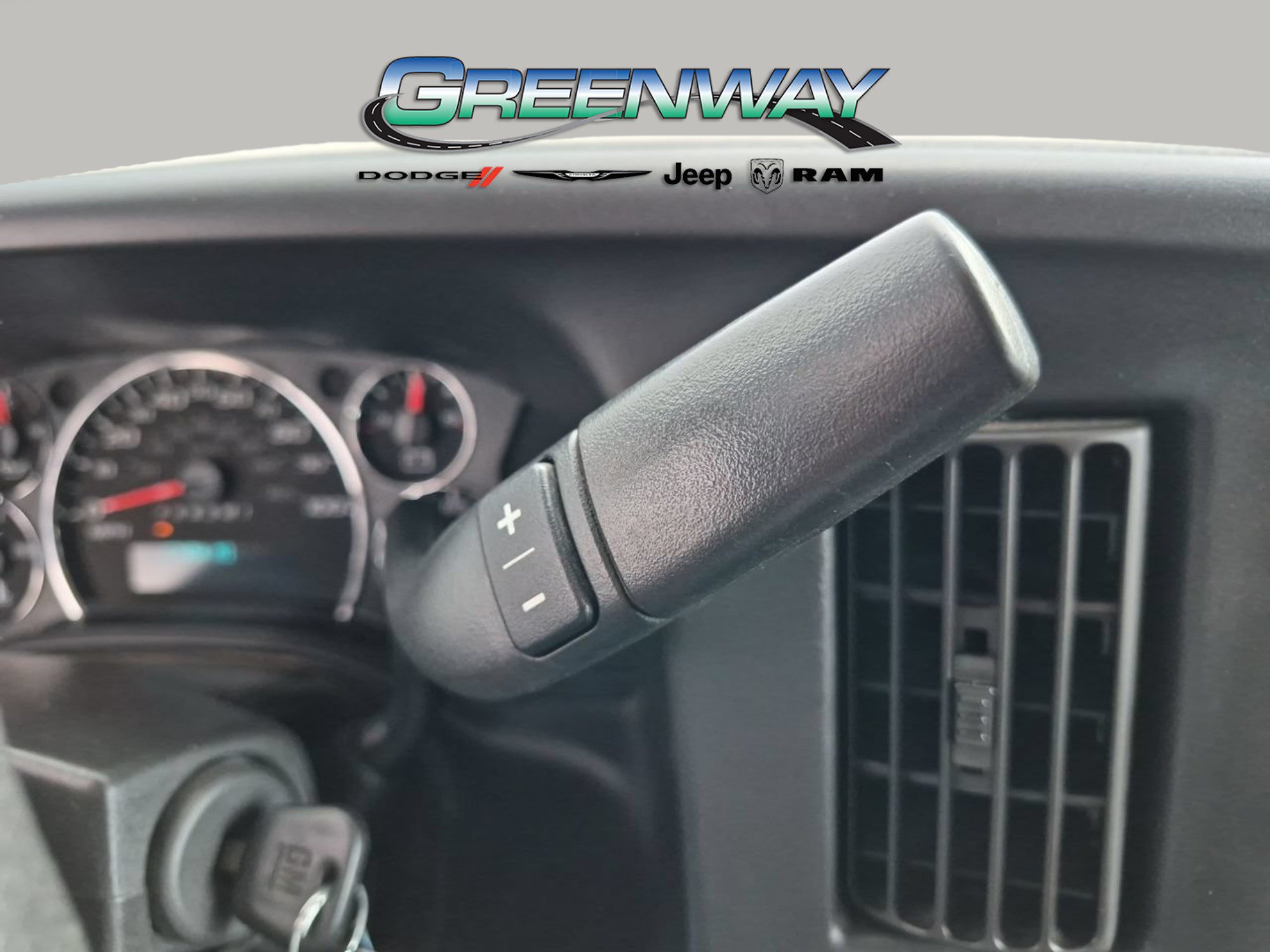 Used 2017 Chevrolet Express 2500 RWD image 20