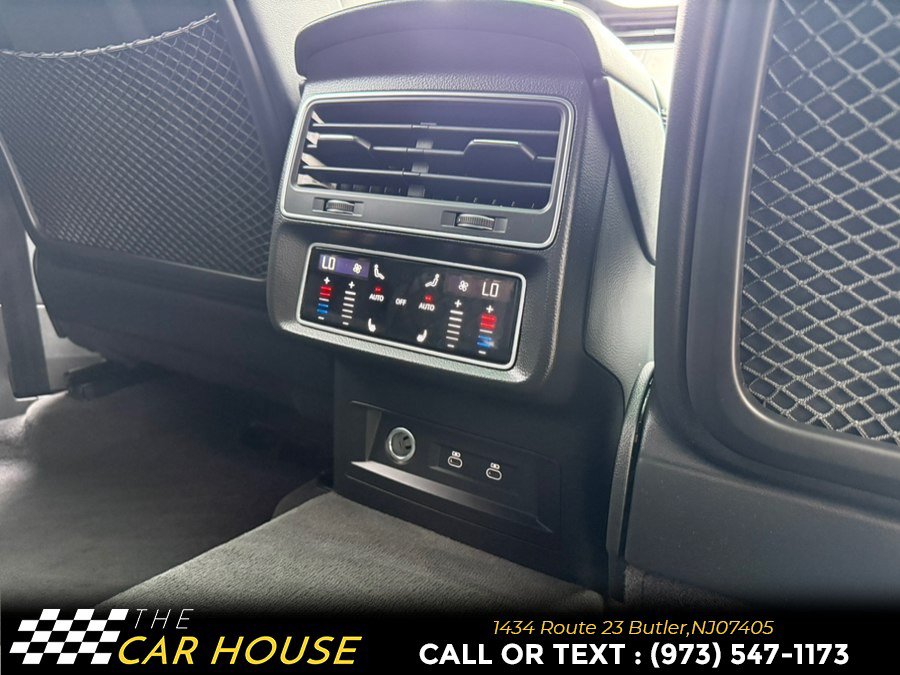Used 2022 Audi SQ8 Prestige AWD/4WD image 26