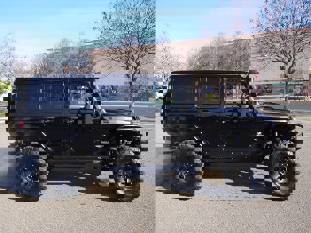 Used 2015 Jeep Wrangler Unlimited Rubicon w/ Connectivity Group image 3