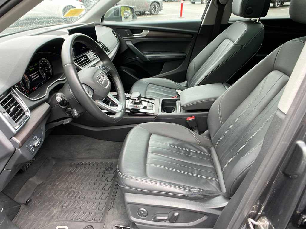 Used 2021 Audi Q5 e Premium Plus w/ Premium Plus Package AWD/4WD image 9