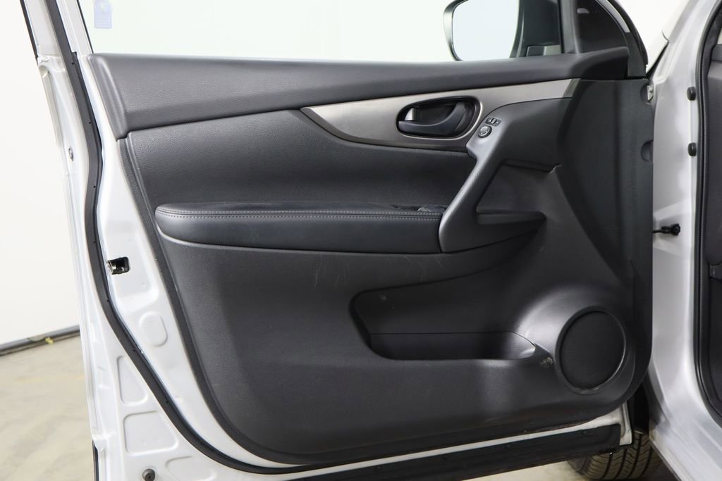 Used 2020 Nissan Rogue Sport S image 20