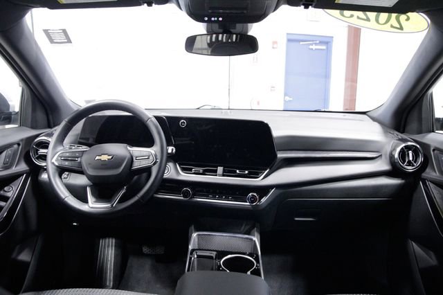 Used 2025 Chevrolet Equinox LT image 16