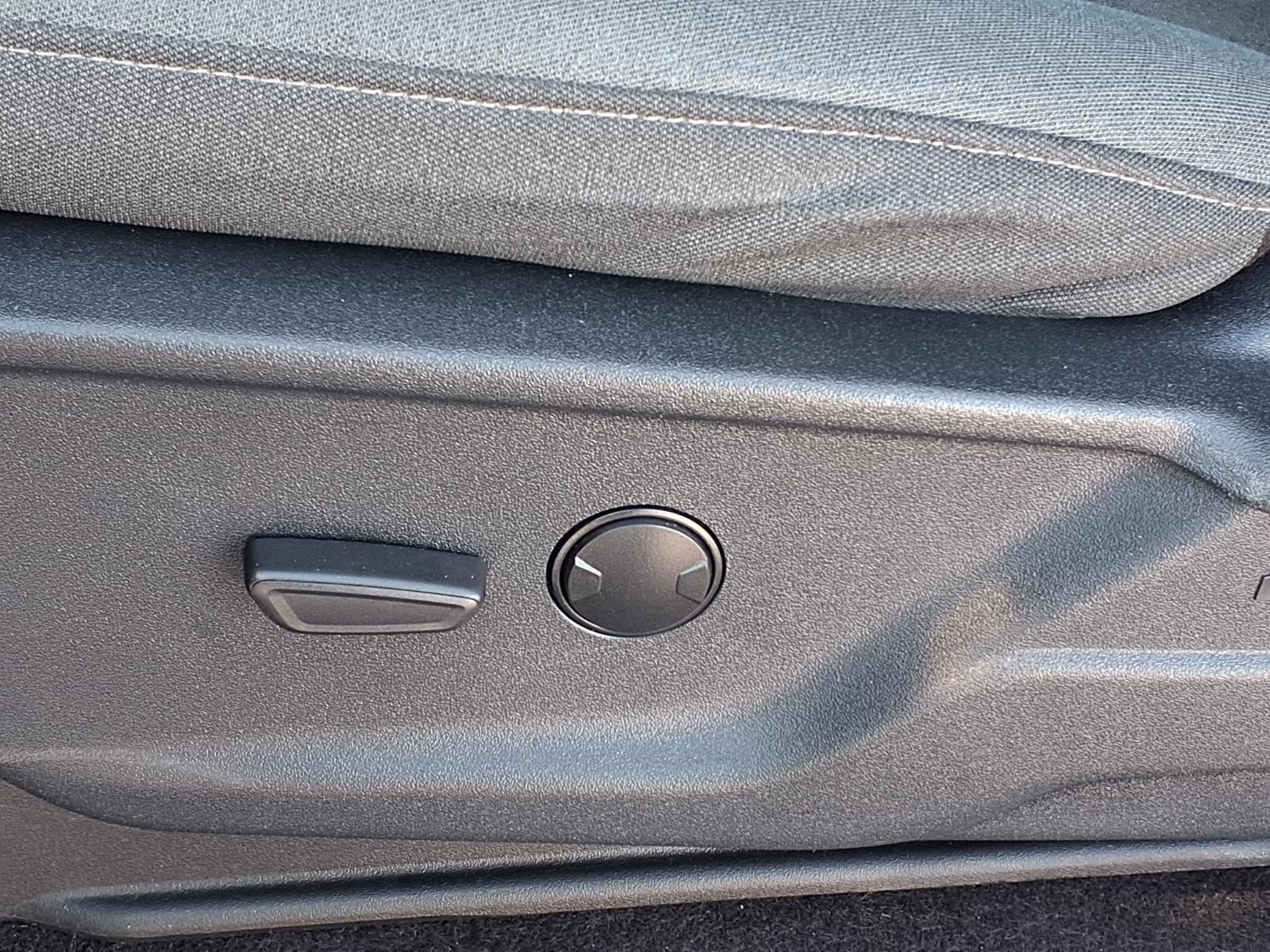 Used 2023 Ford F150 XLT image 4