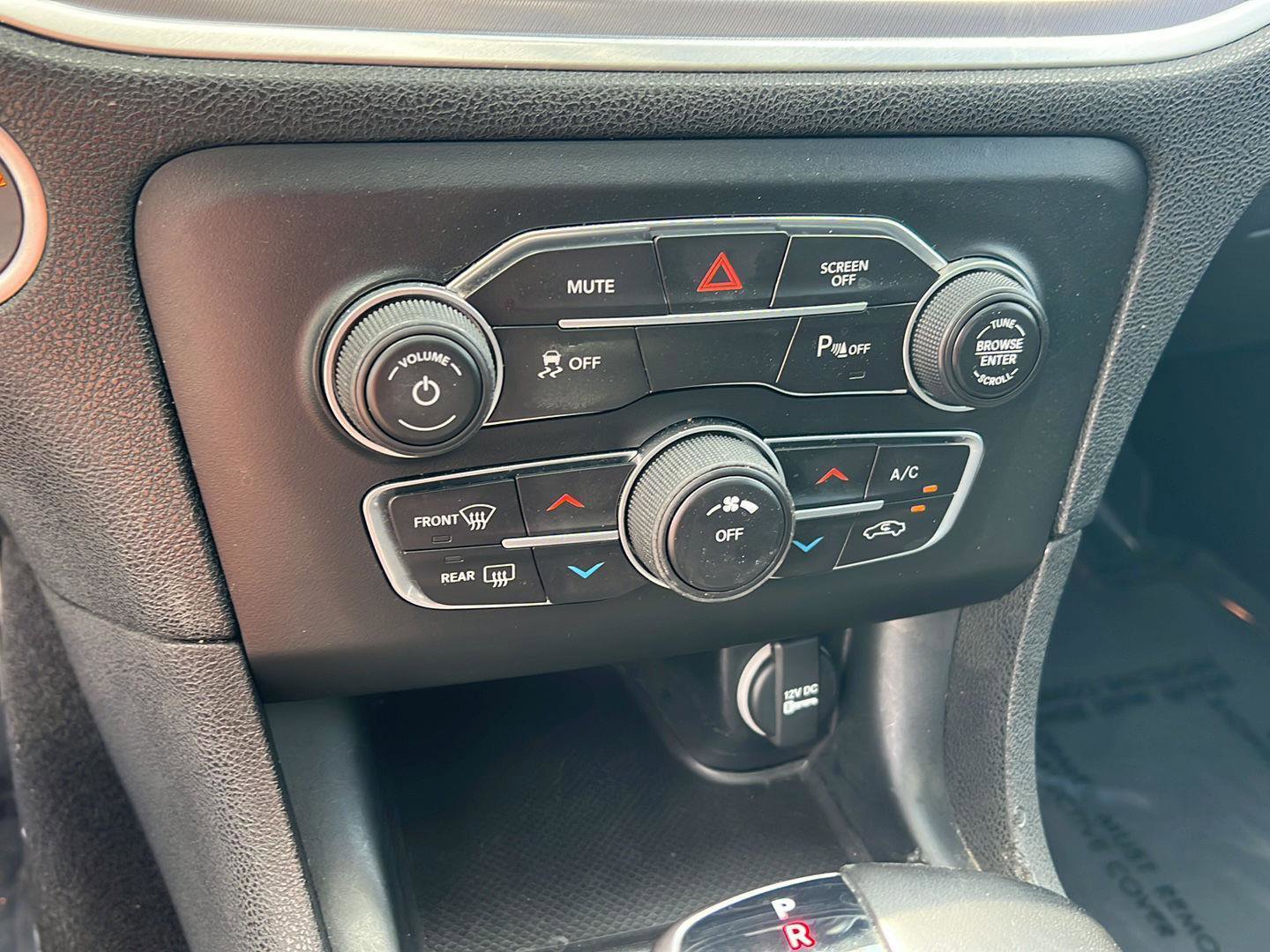 Used 2019 Dodge Charger SXT w/ Leather Interior Group image 29