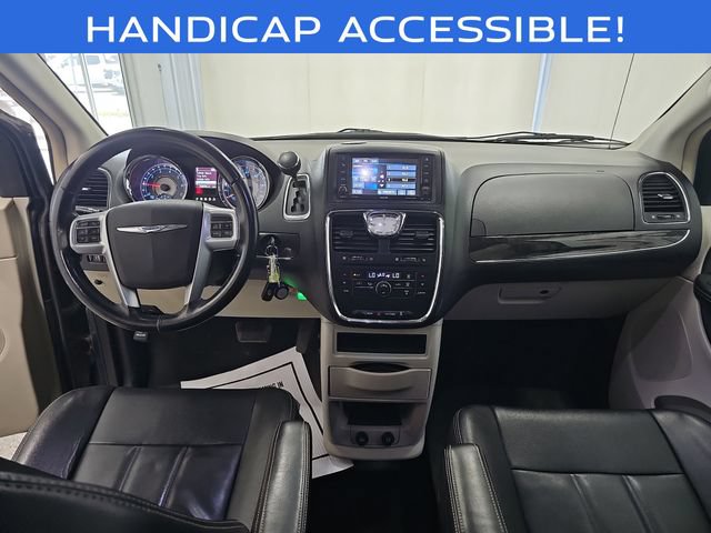 Used 2013 Chrysler Town & Country Touring FWD image 12