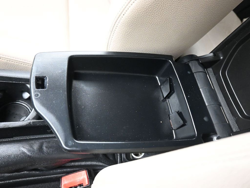 Used 2012 BMW 135i Convertible image 19