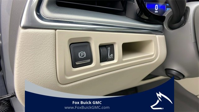 Used 2017 Cadillac XT5 Luxury w/ Driver Awareness Package image 14