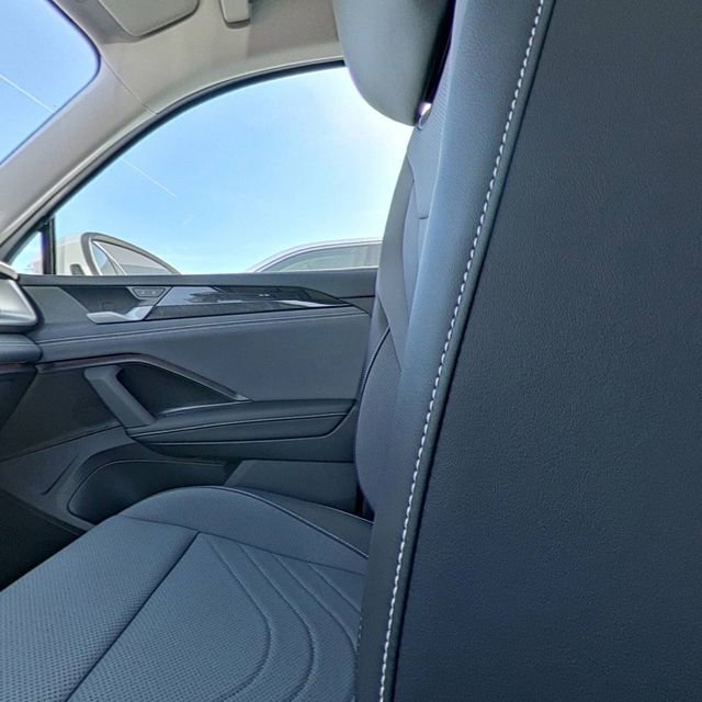 New 2026 Volkswagen Tiguan SE image 26