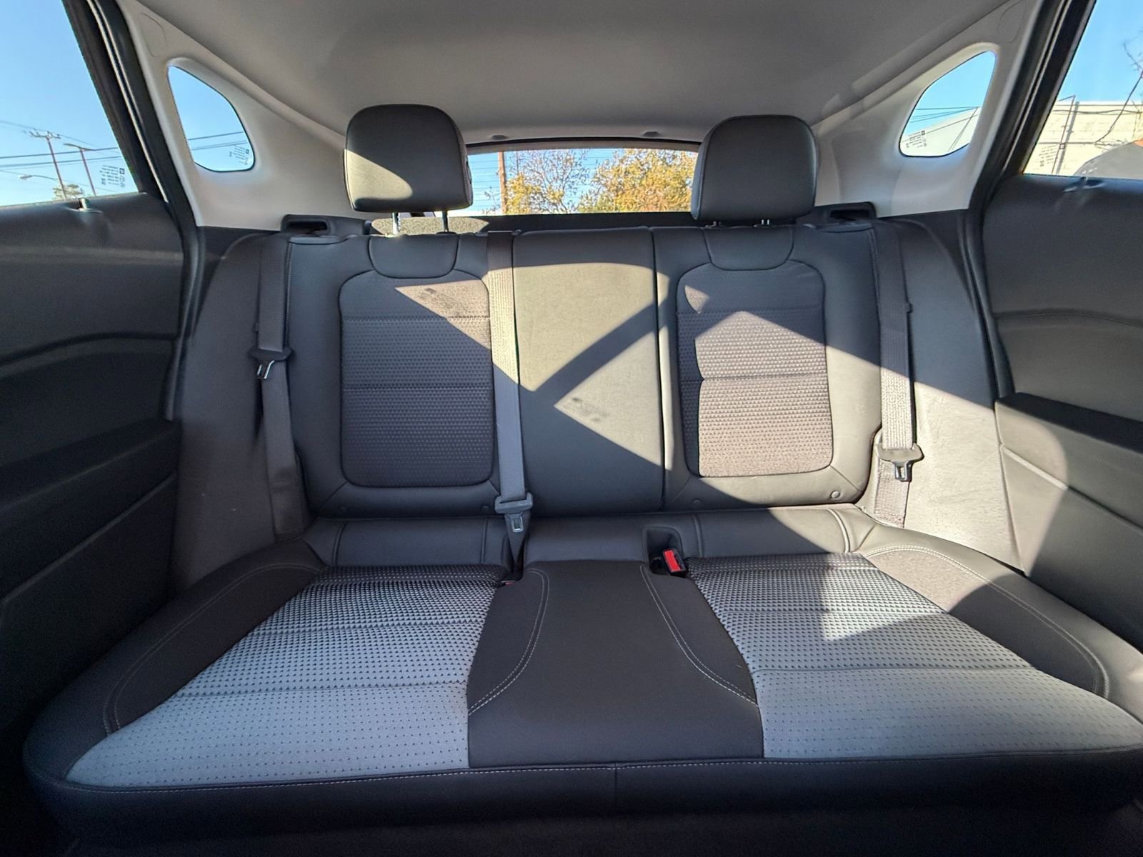 Used 2025 Chevrolet Trax LT w/ LT Convenience Package image 36