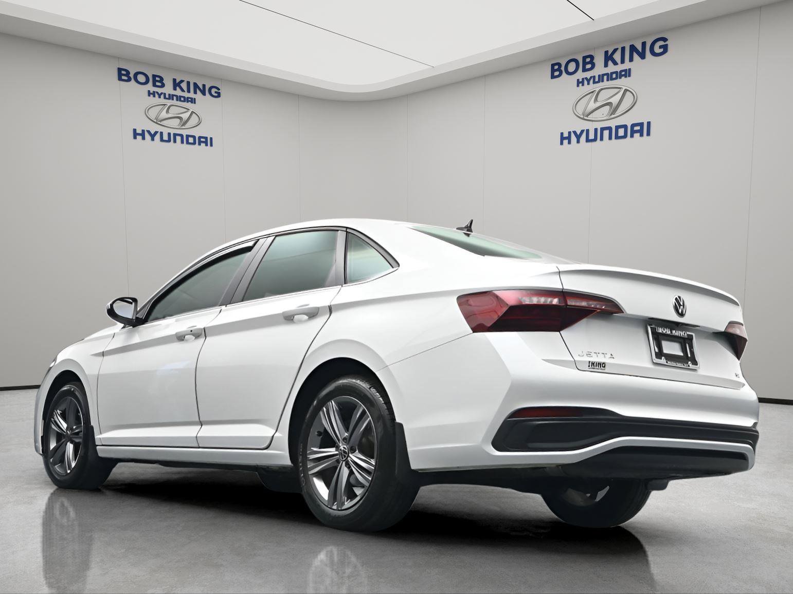 Used 2023 Volkswagen Jetta SE image 20