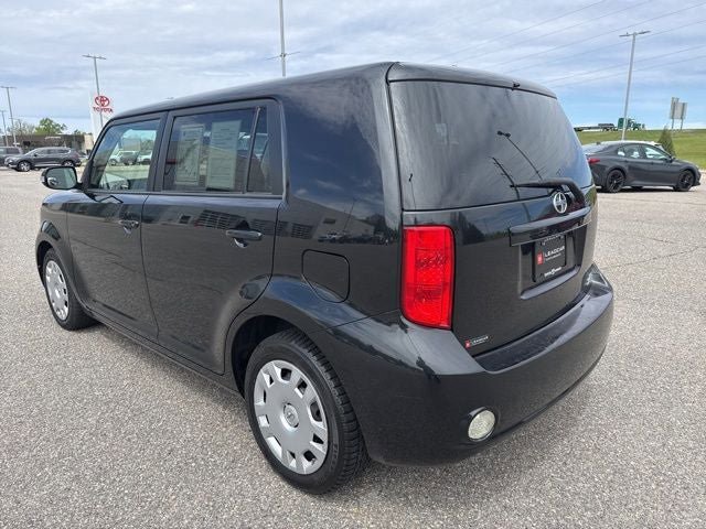 Used 2010 Scion xB FWD image 9