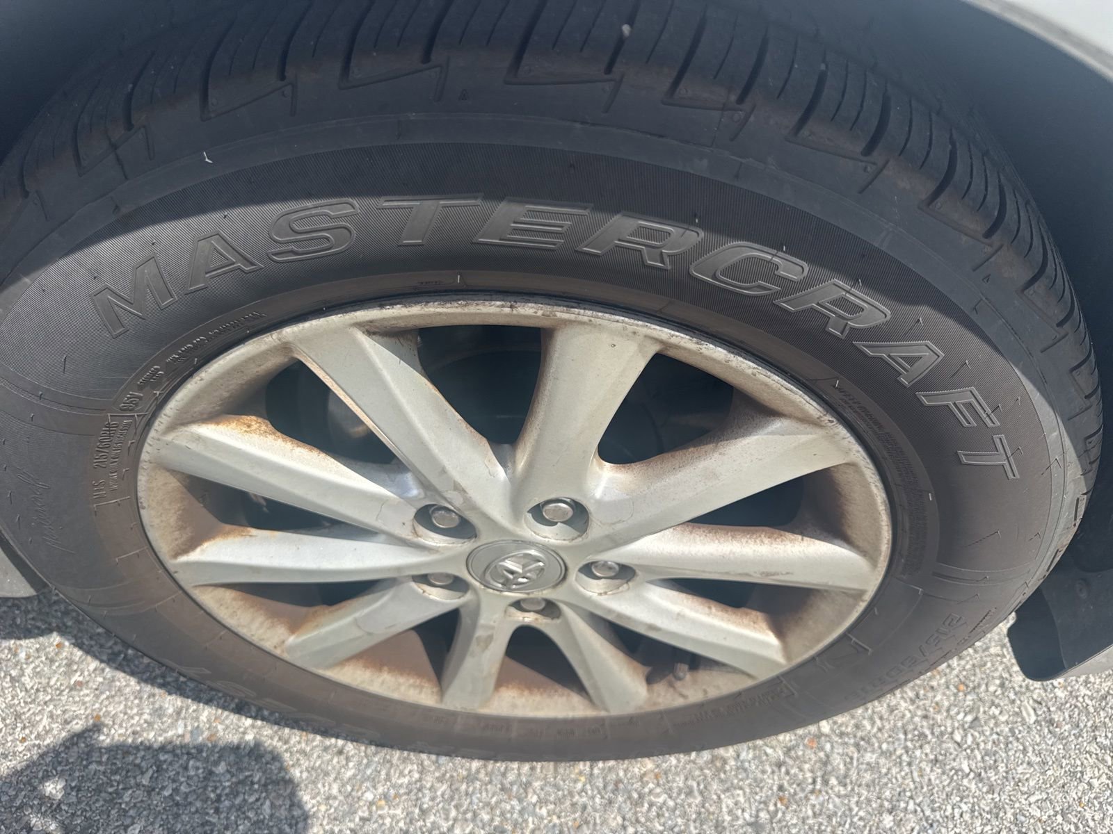 Used 2011 Toyota Camry XLE w/ SE/XLE Extra-Value Pkg image 8