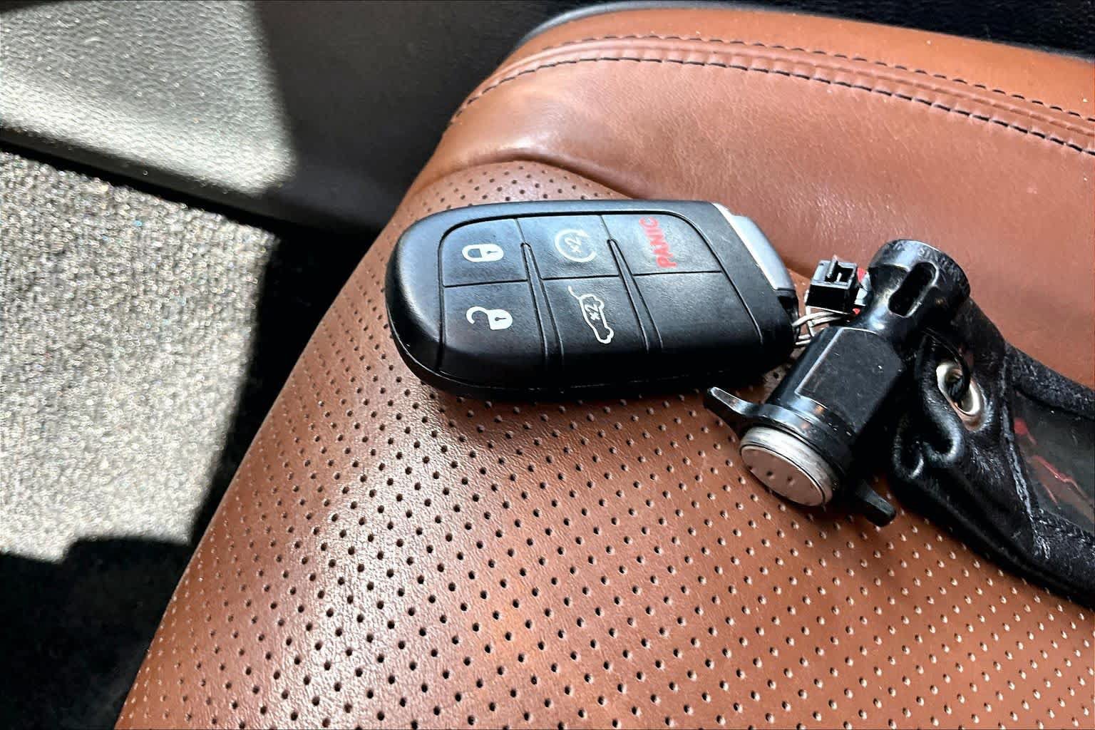Used 2020 Jeep Grand Cherokee Overland RWD image 15