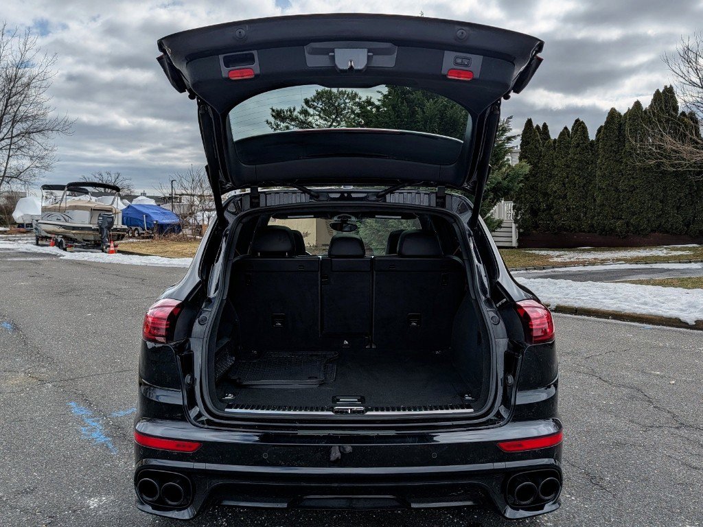 Used 2016 Porsche Cayenne GTS image 7