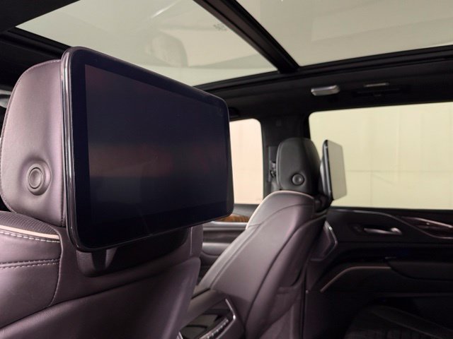 Used 2024 Cadillac Escalade Sport Platinum w/ LPO, ONYX Package AWD/4WD image 20