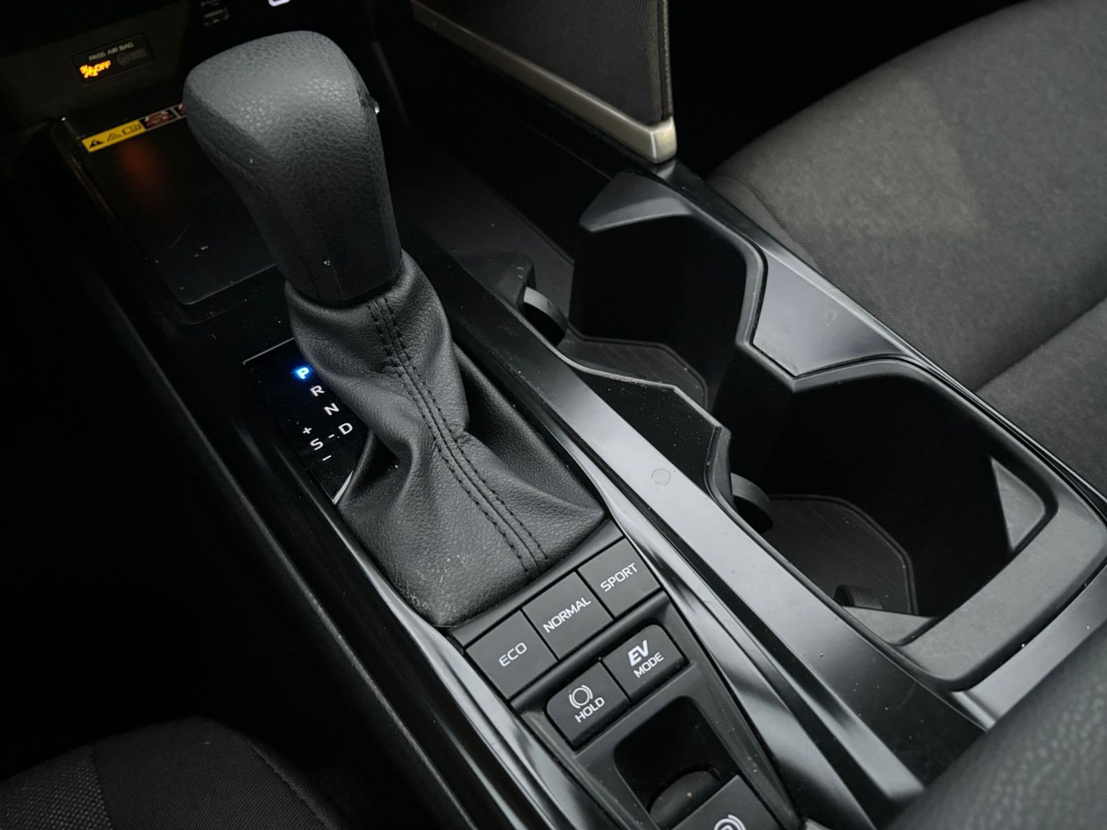 Used 2025 Toyota Camry LE image 40