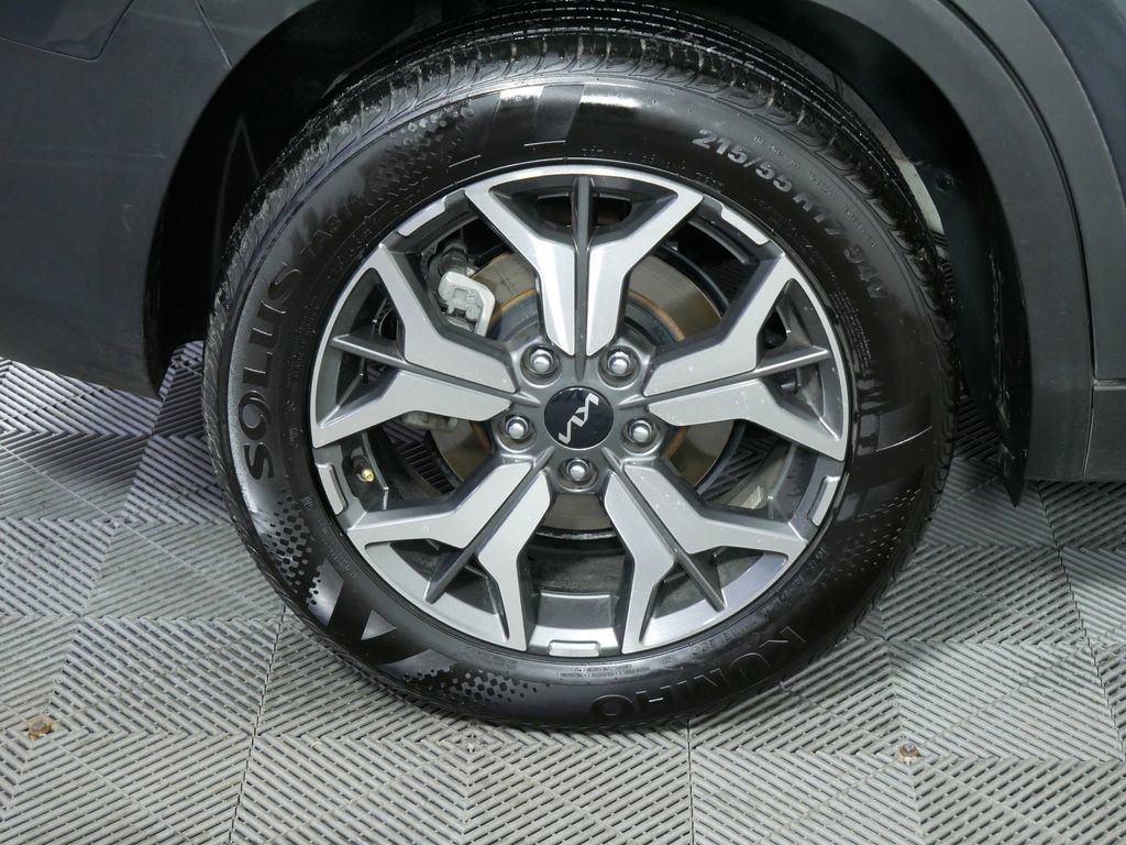 Certified 2023 Kia Seltos EX image 11