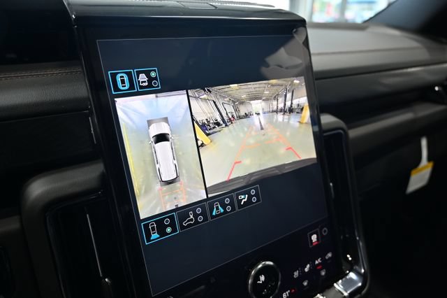 New 2026 GMC Yukon XL AT4 w/ AT4 Premium Package AWD/4WD image 19