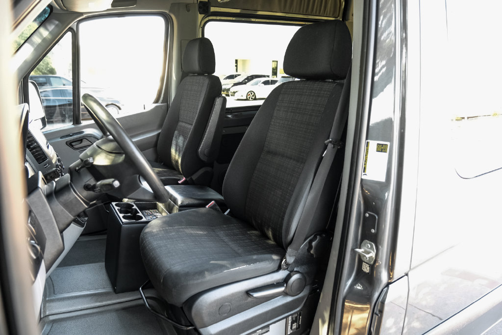 Used 2015 Mercedes-Benz Sprinter 2500 image 8