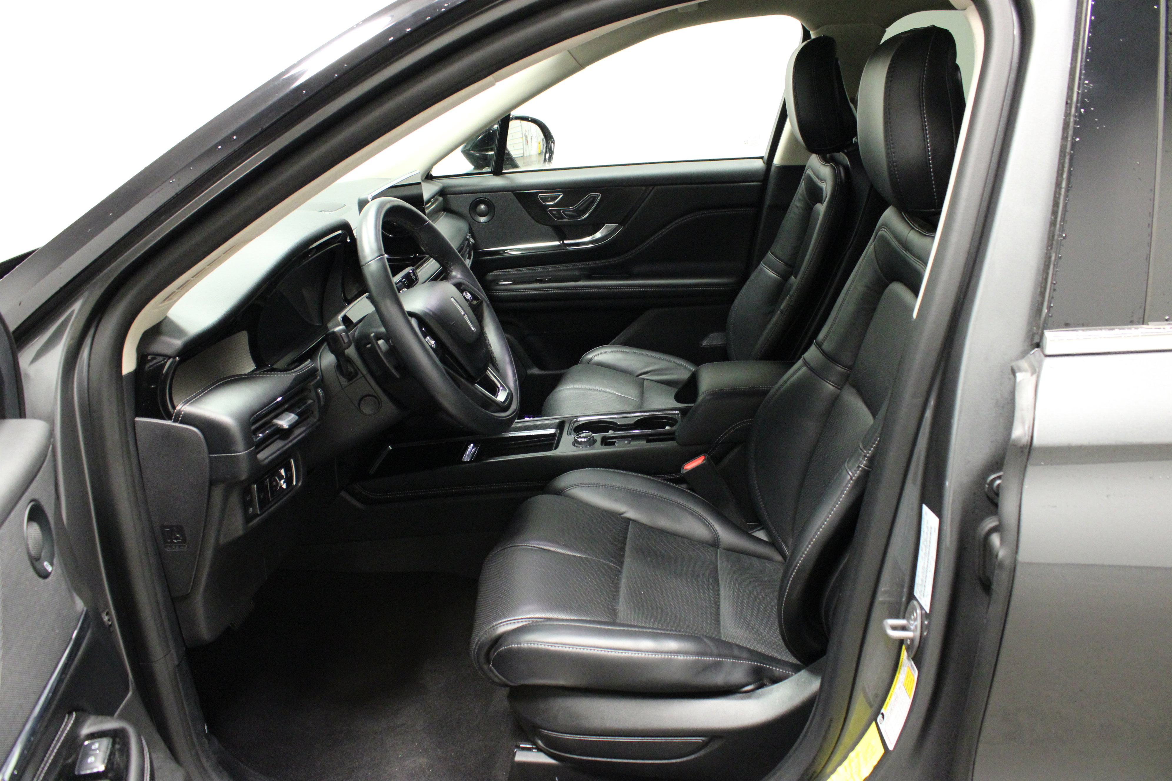 Used 2023 Lincoln Corsair Grand Touring image 19