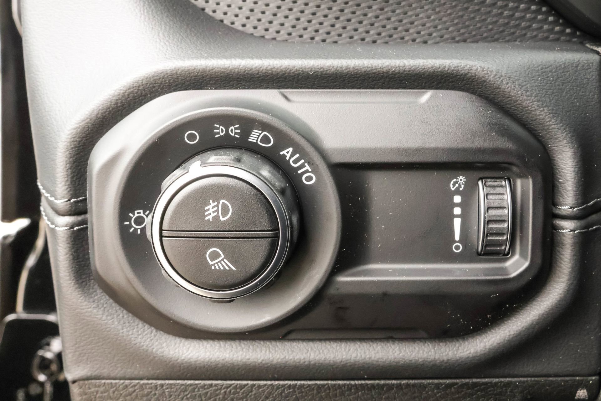 New 2025 Jeep Gladiator Rubicon w/ Convenience Group image 27