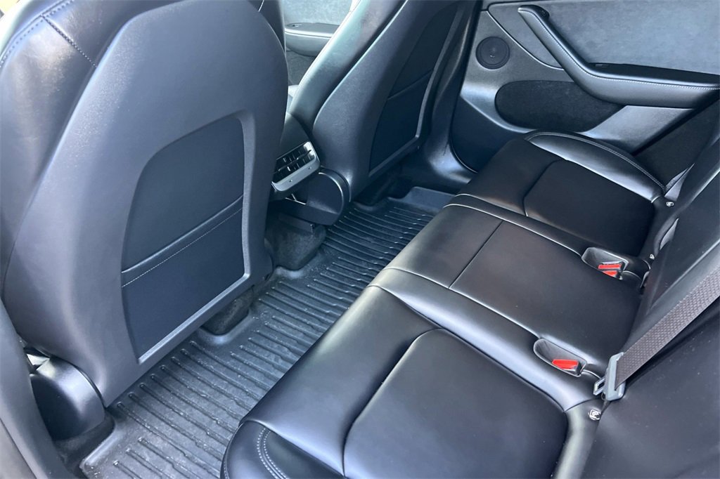 Used 2024 Tesla Model Y Long Range image 14
