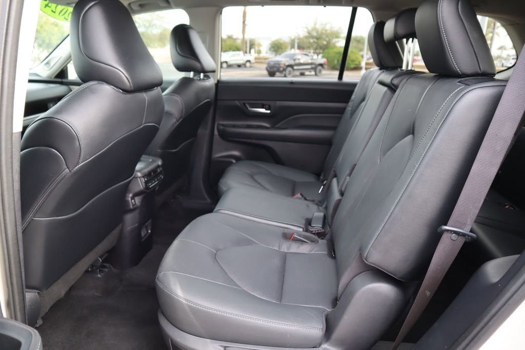Used 2024 Toyota Grand Highlander Limited image 20