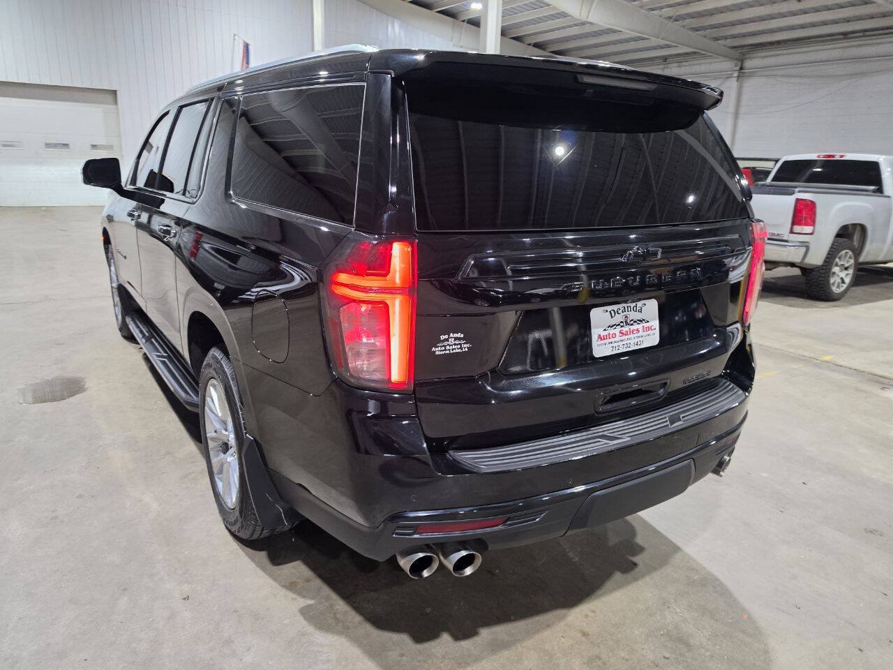 Used 2023 Chevrolet Suburban Premier AWD/4WD image 11
