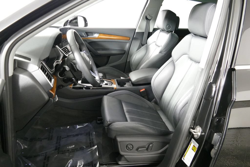 Used 2023 Audi Q5 2.0T Premium Plus w/ Premium Plus Package AWD/4WD image 10