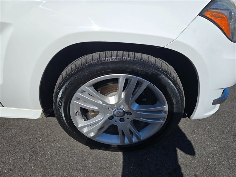 Used 2015 Mercedes-Benz GLK 350 4MATIC image 28