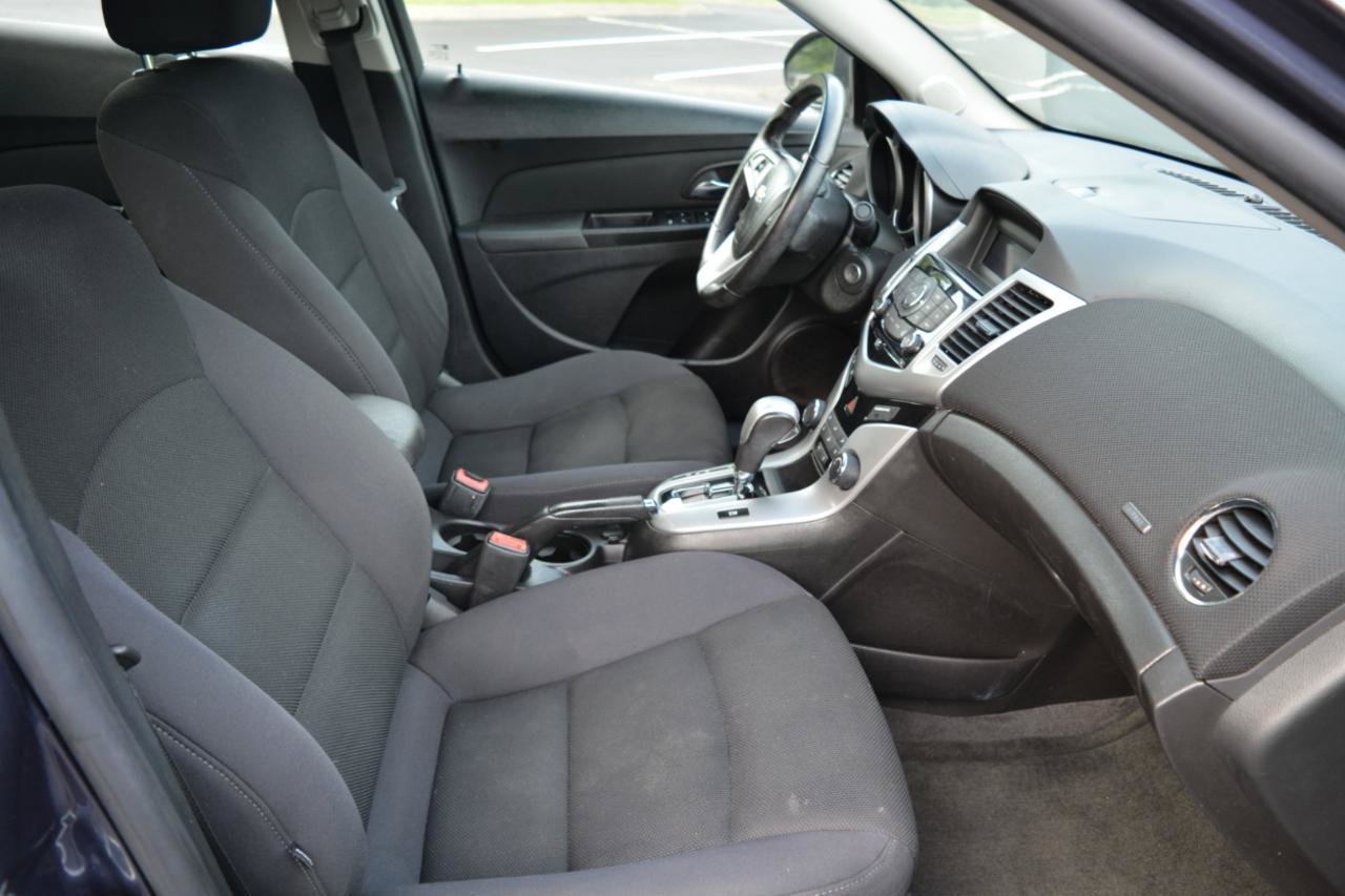 Used 2013 Chevrolet Cruze LT FWD image 17